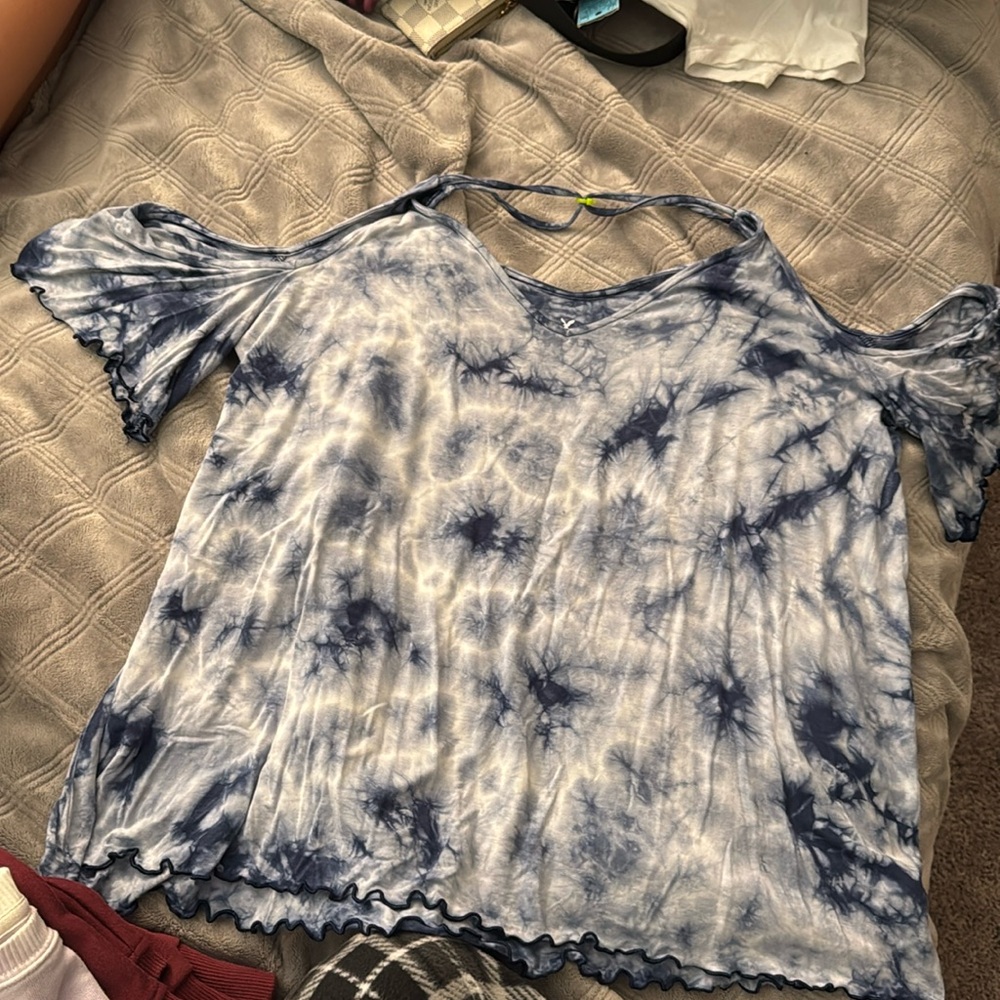 American eagle cold shoulder tie dye shirt